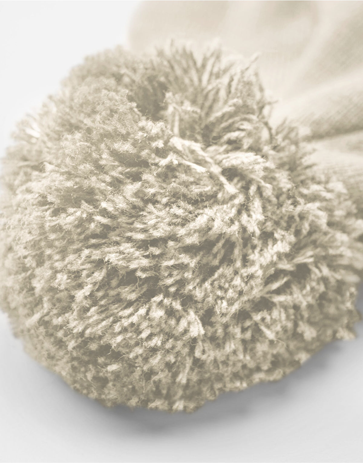 Beechfield B338R Appliqué Patch Pom Beanie - Oatmeal/White