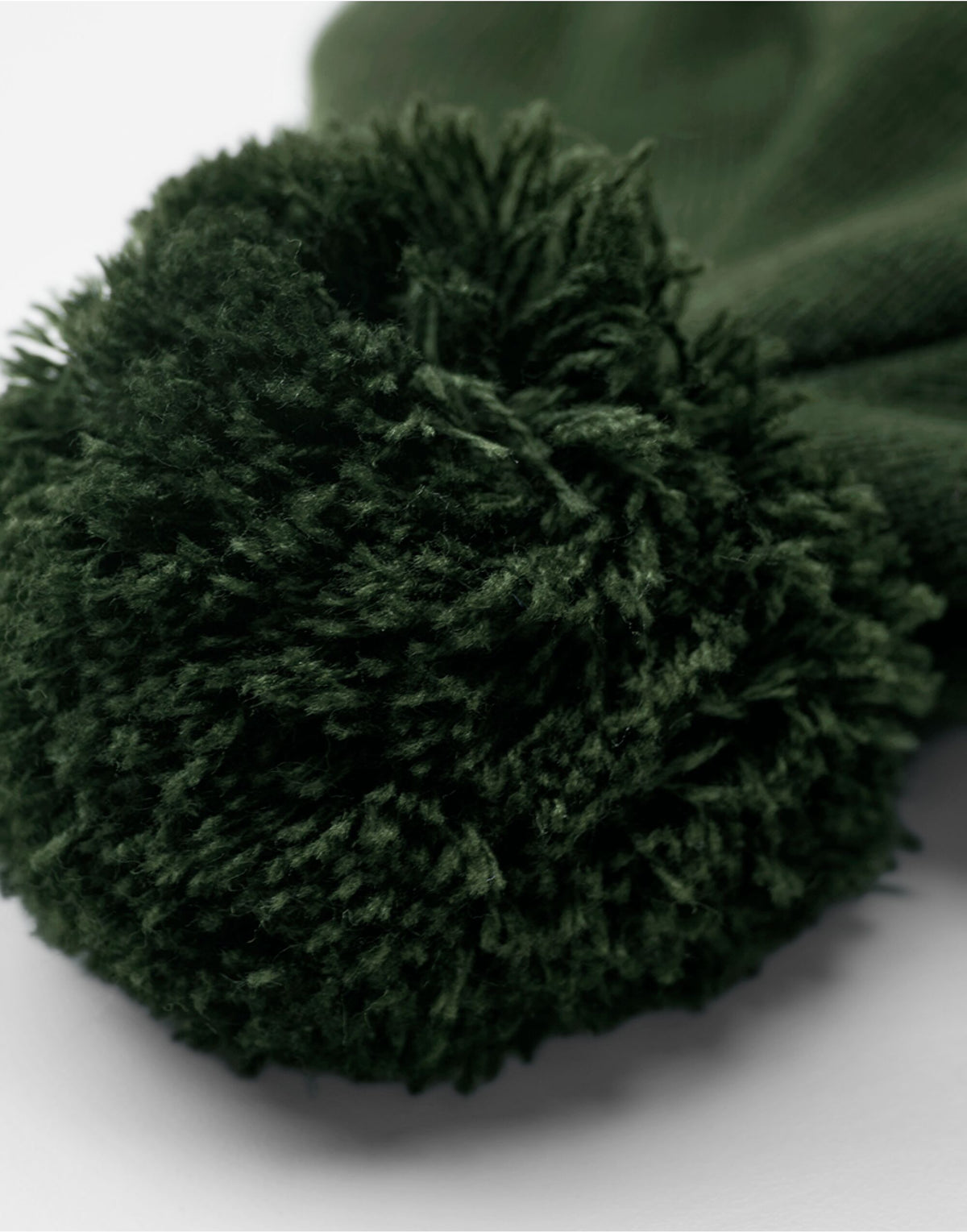 Beechfield B338R Appliqué Patch Pom Beanie - Olive Green/White