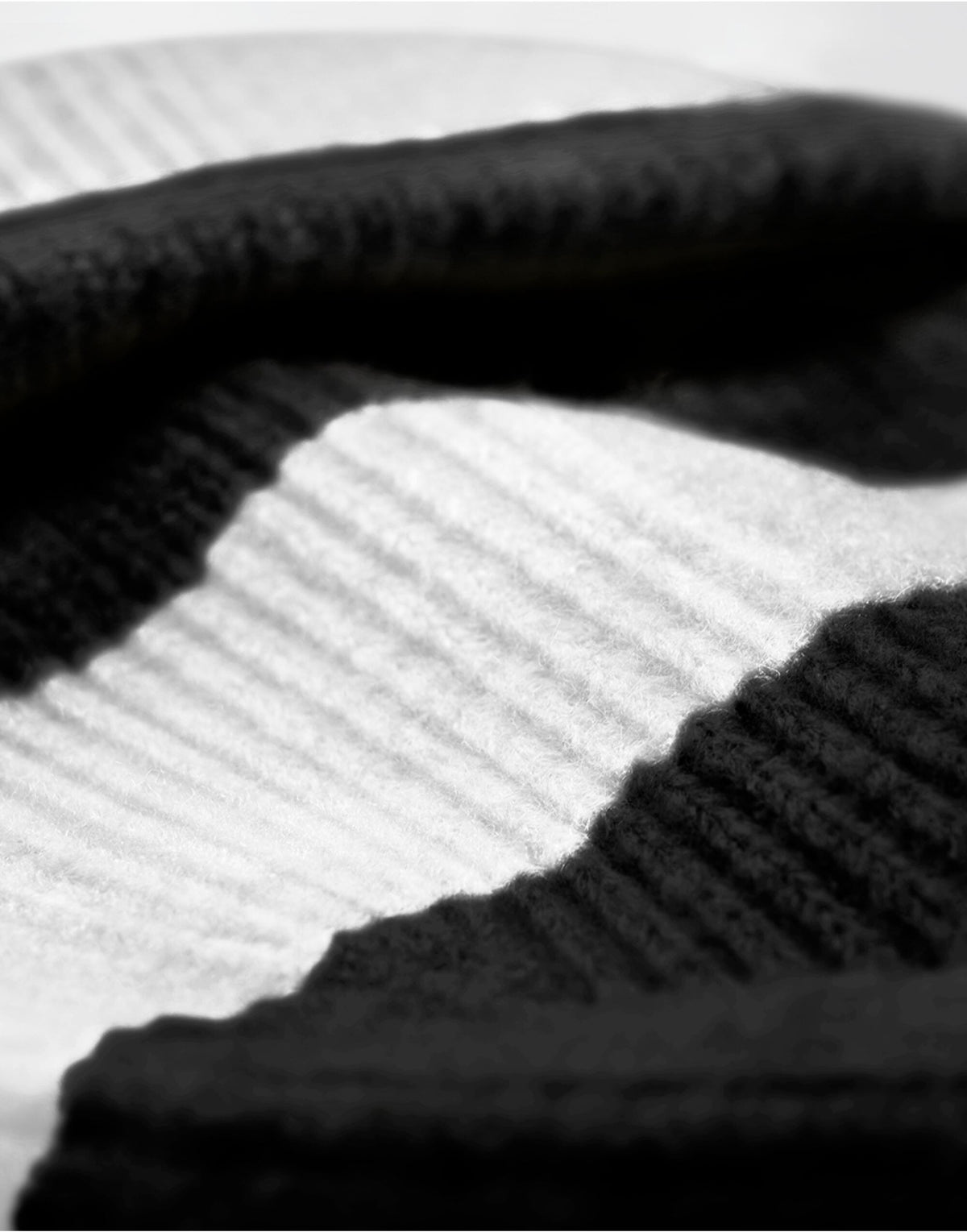 Beechfield B391R Colour Block Beanie - Black/Soft White