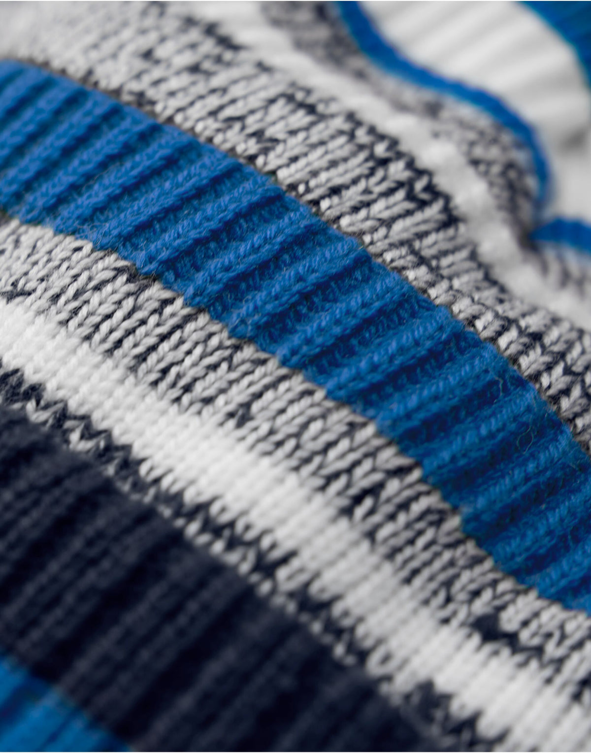Beechfield B474R Multi-Sport Fan Beanie - French Navy/Sapphire Blue/White