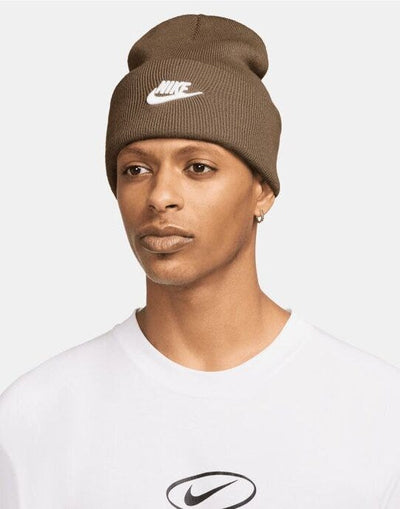 Nike HF0186 Peak Beanie - Mosswood Brown/White