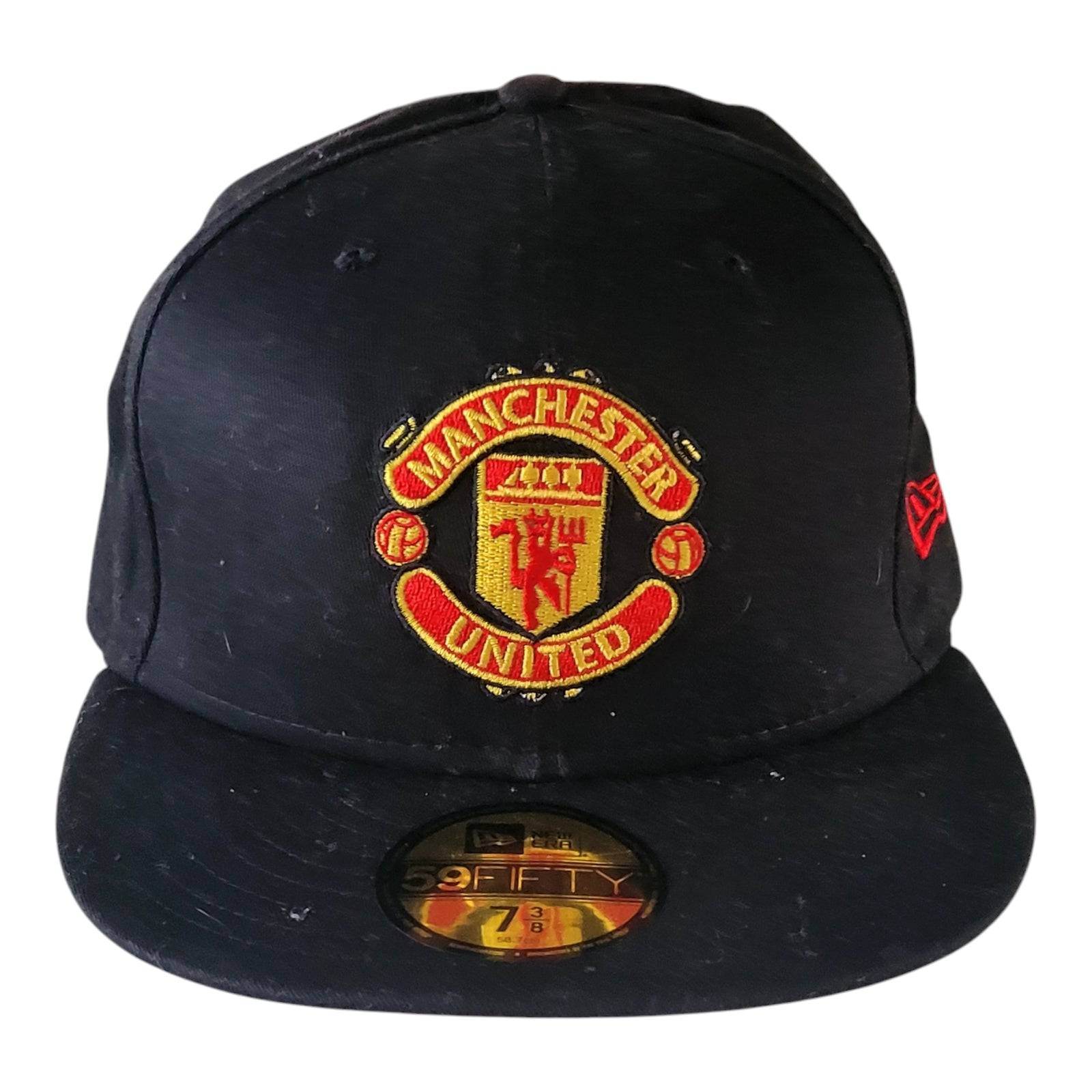 Manchester United Cap - New Era 59FIFTY Fitted Hat Size 7 3/8 with Embroidered Crest - USASTARFASHION