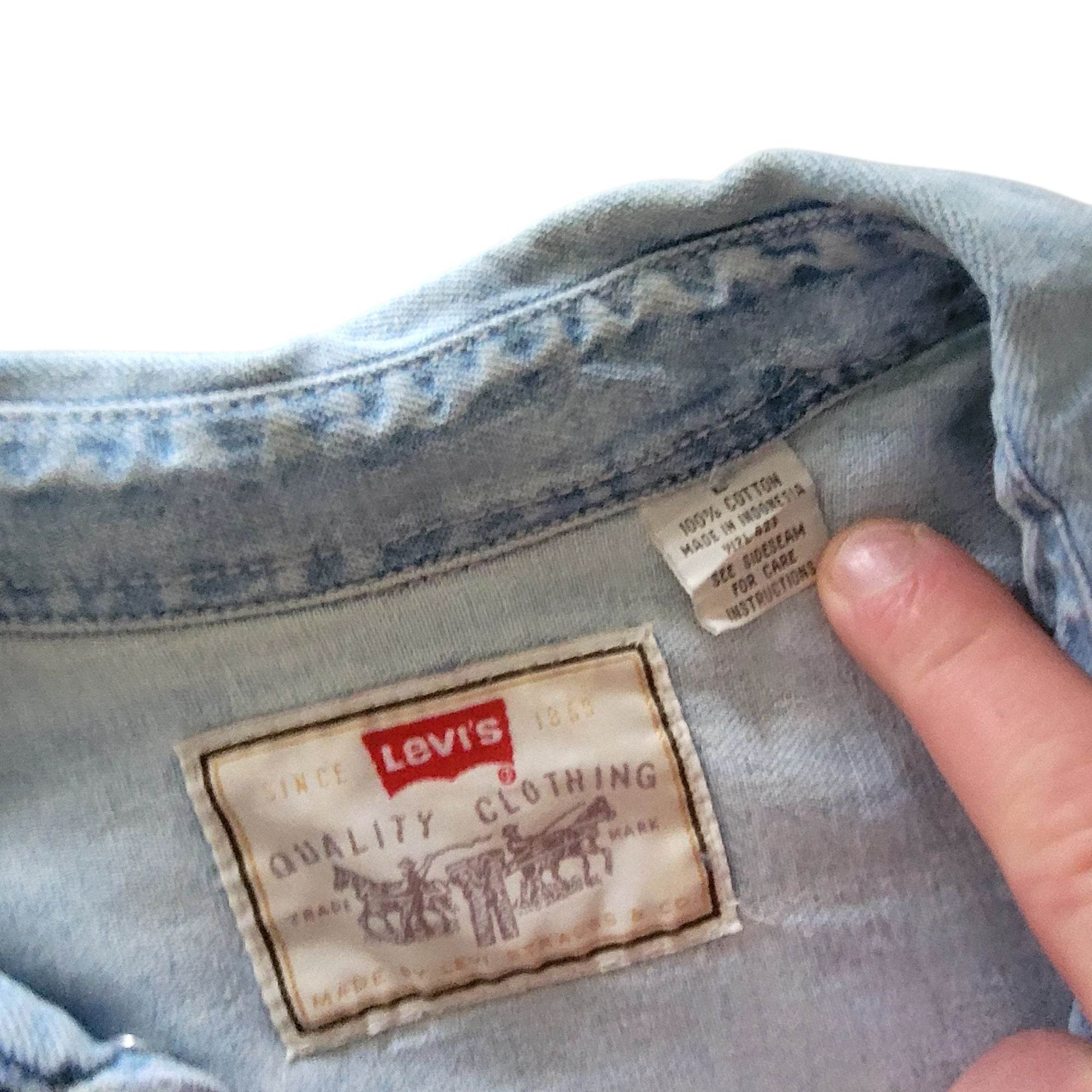 Levi’s White Authentic Western Shirt – Size M - USASTARFASHION