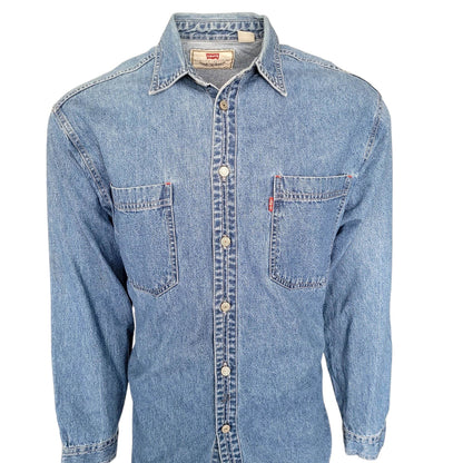 Vintage Levi’s Light Wash Denim Shirt – Size M - USASTARFASHION