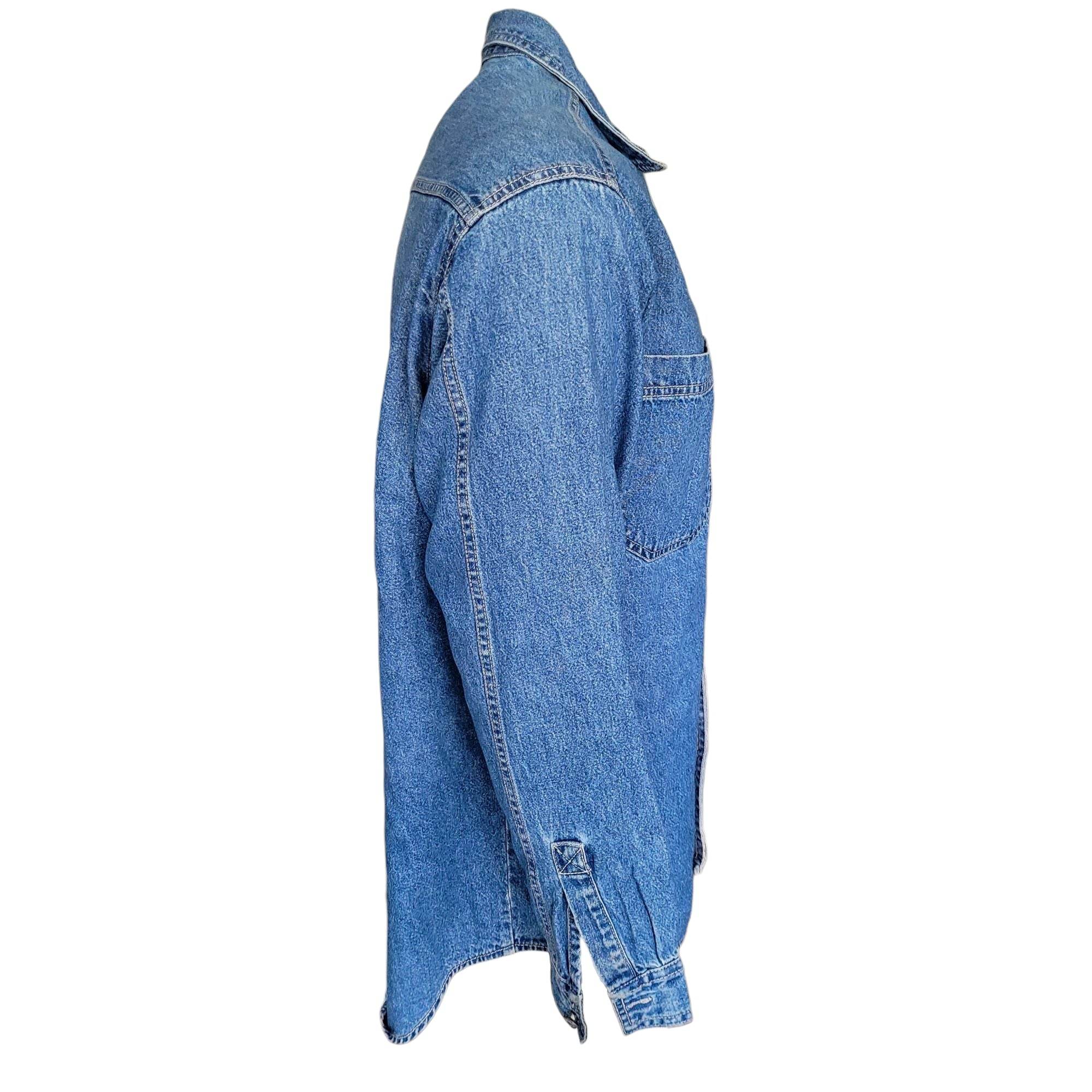 Vintage Levi’s Light Wash Denim Shirt – Size M - USASTARFASHION
