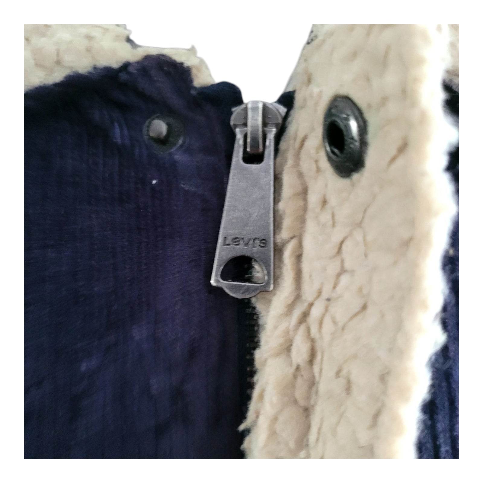 Vintage Levi’s Sherpa Lined Corduroy Jacket – Size M - USASTARFASHION