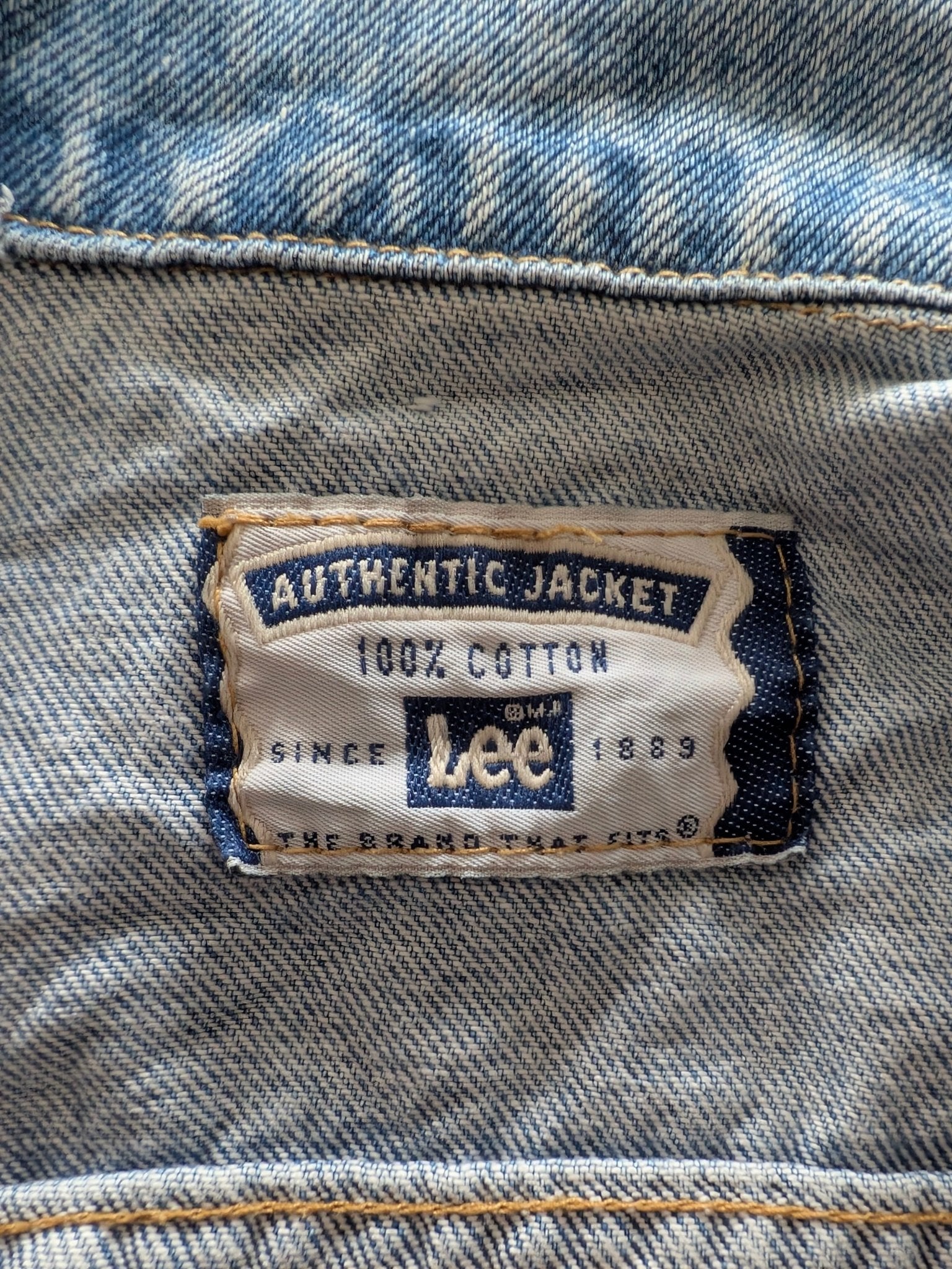Lee Jeans Authentic Denim Jacket - Size M - USASTARFASHION