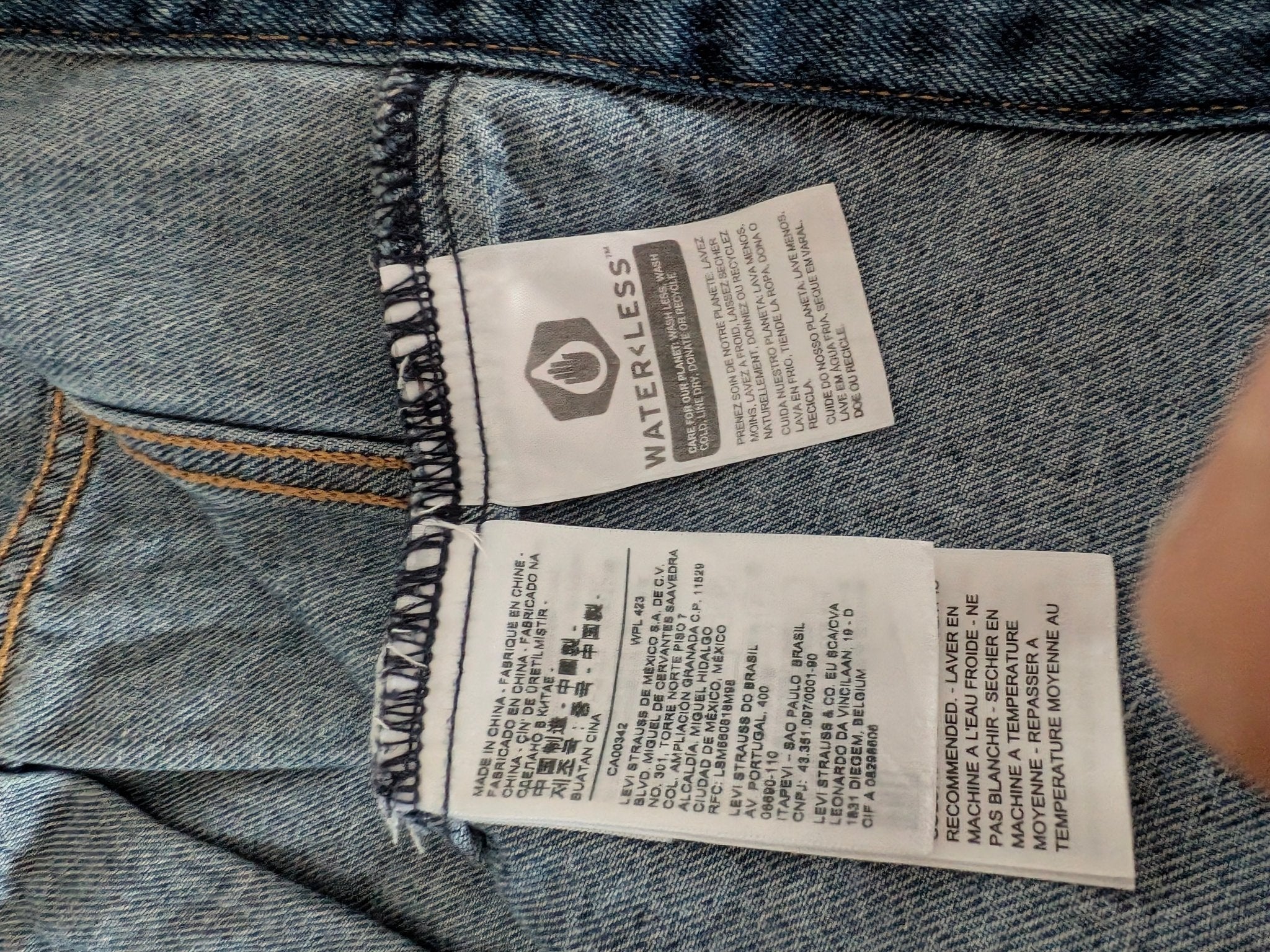 Levi’s Premium Water<Less Denim Trucker Jacket – Light Blue – Size M - USASTARFASHION