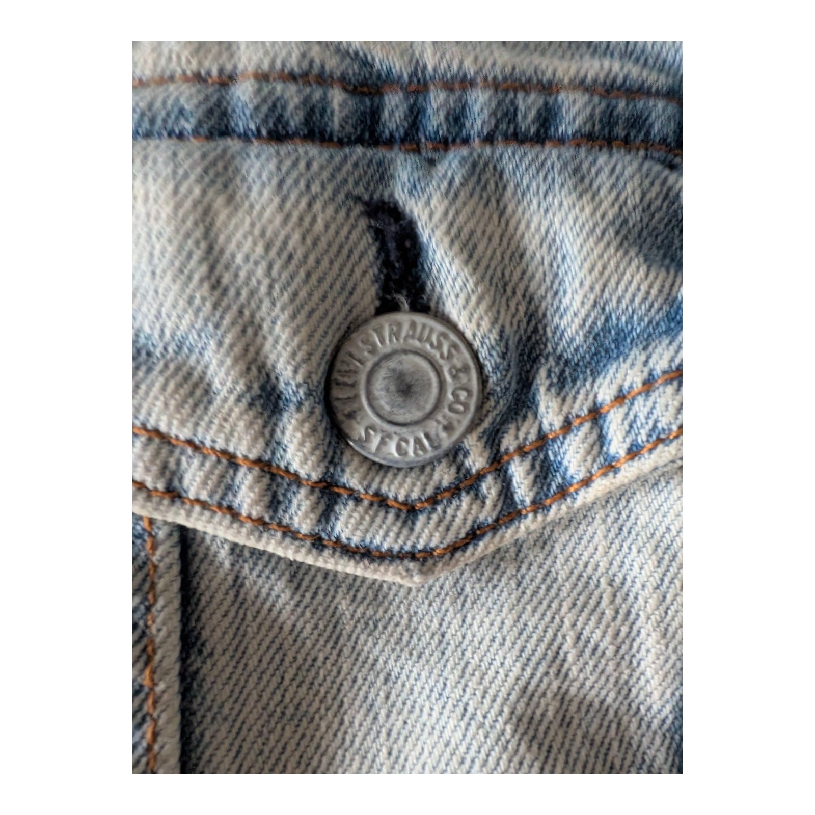 Levi’s Trucker Jacket – Light Wash – Size M – Grade B – 2010s Era - USASTARFASHION