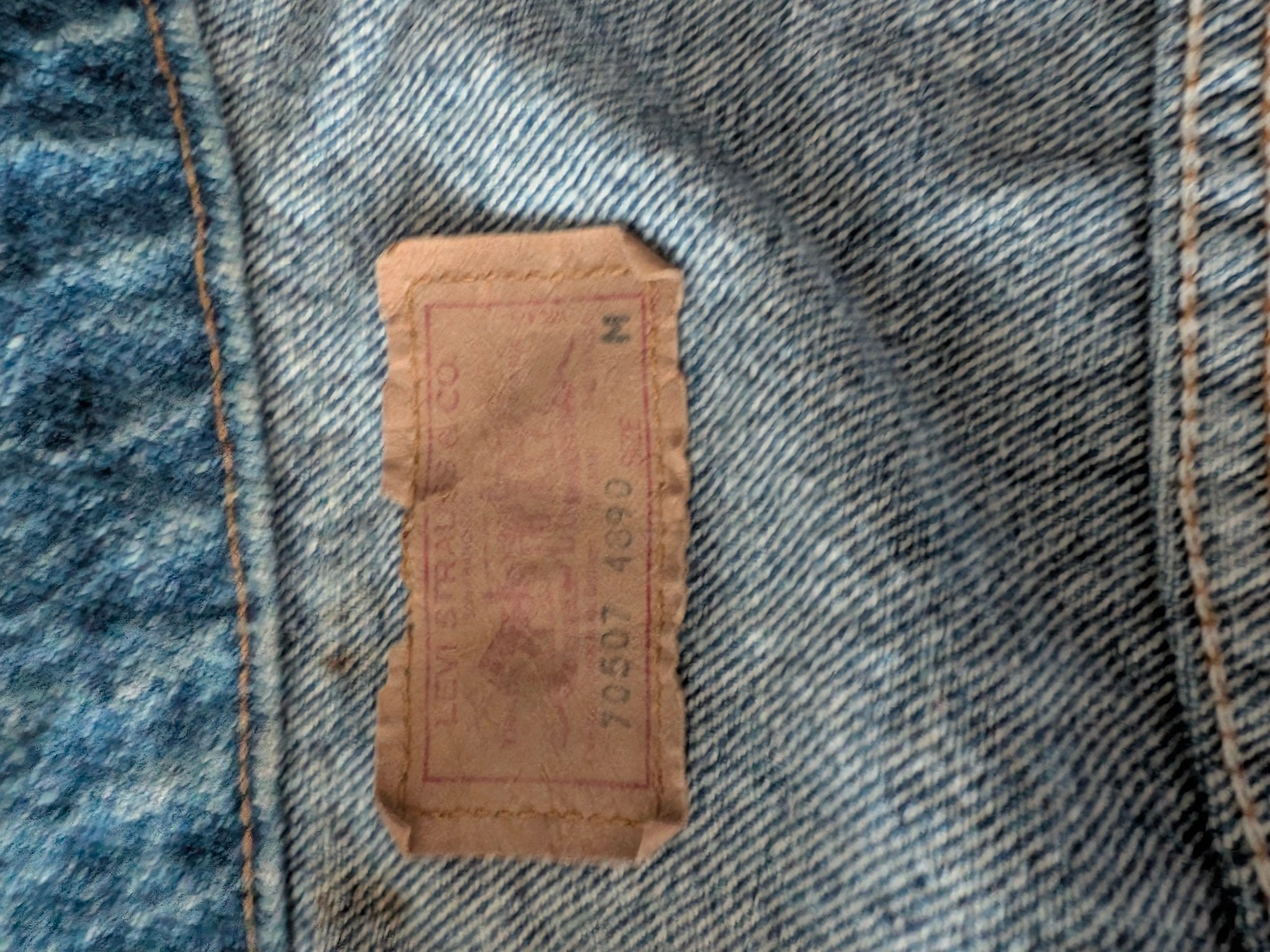 Levi’s Vintage Trucker Denim Jacket – Size M – 80s/90s - USASTARFASHION