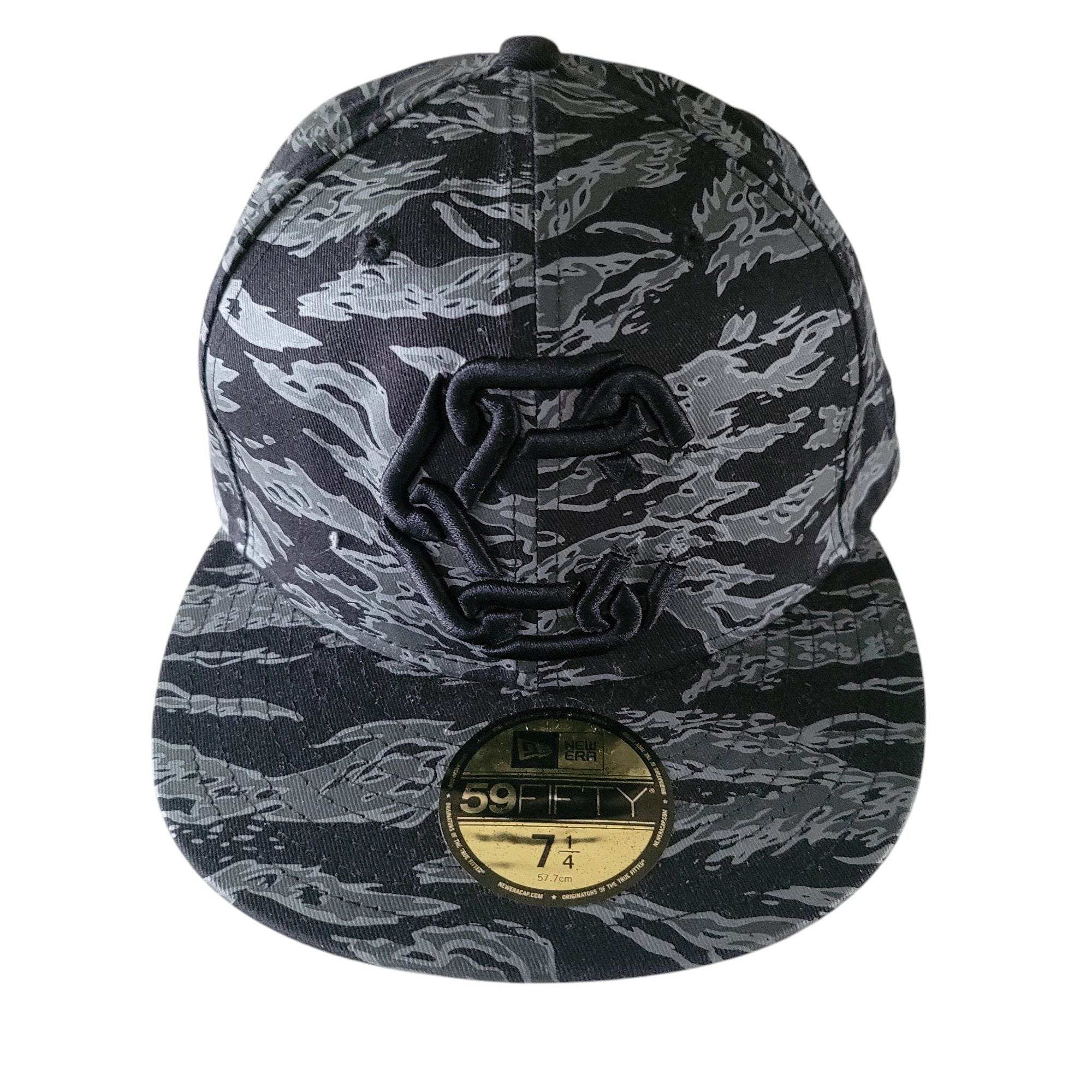New Era x Crooks & Castles 59FIFTY Fitted Hat - Black Tiger Camo - Size 7 1/4 - USASTARFASHION