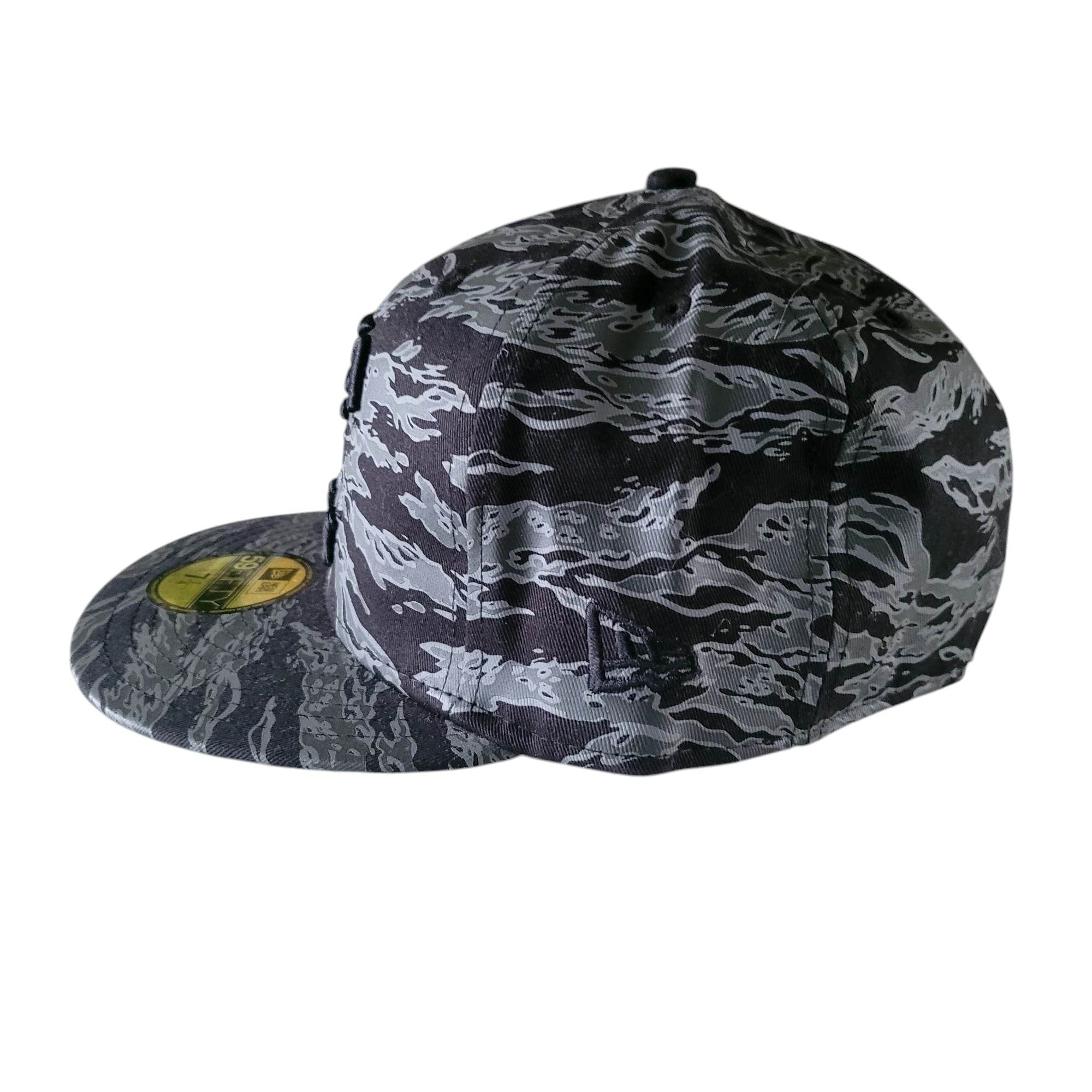 New Era x Crooks & Castles 59FIFTY Fitted Hat - Black Tiger Camo - Size 7 1/4 - USASTARFASHION