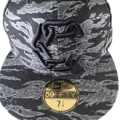 New Era x Crooks & Castles 59FIFTY Fitted Hat - Black Tiger Camo - Size 7 1/4 - USASTARFASHION