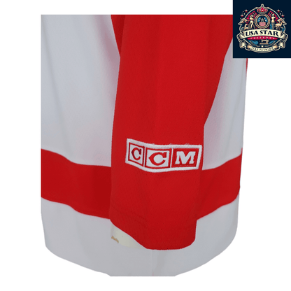 CCM Steve Yzerman #19 Detroit Red Wings Jersey for Adults - Official NHL Merchandise, Size M - USASTARFASHION