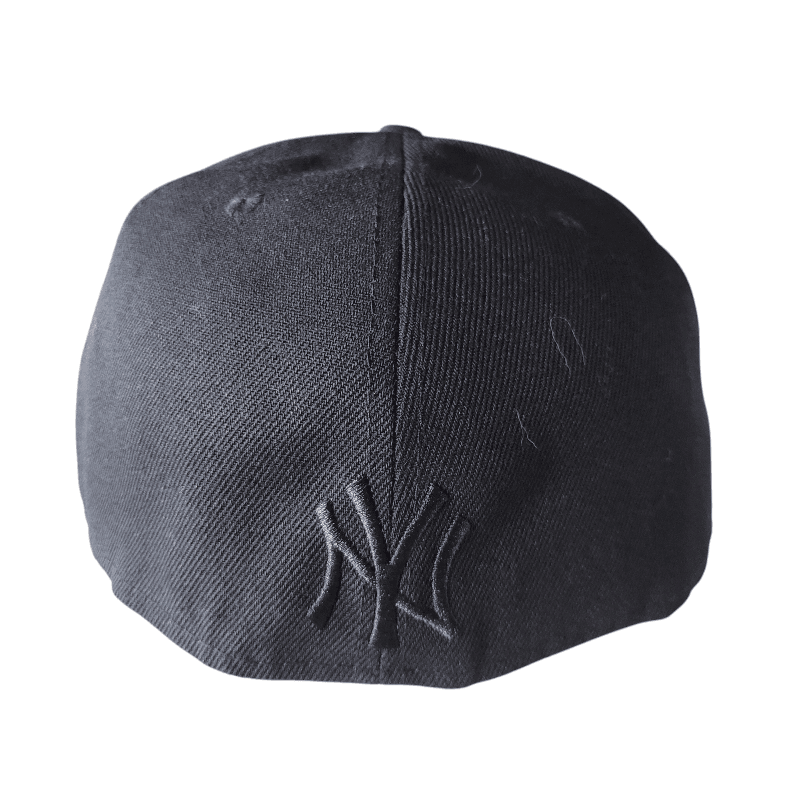 New York Yankees Fitted Cap 59FIFTY - Black with Reflective Multicolor Logo, Size 7 5/8 - USASTARFASHION