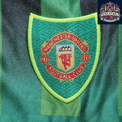 Vintage Manchester United Goalkeeper Shirt 1994 - 1996 – Rare Umbro Collectible, Authentic Design - USASTARFASHION