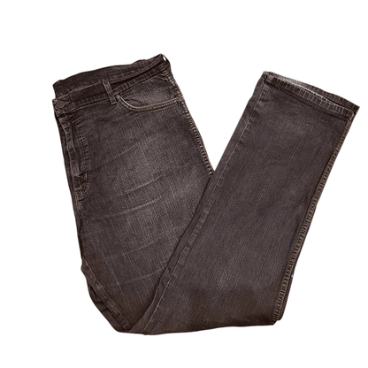 Wrangler Black Jeans W42 L34 - Classic Straight Leg Regular Fit, Comfortable Stretch Fabric - USASTARFASHION