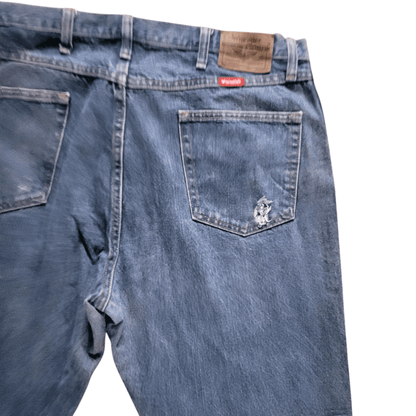 Wrangler Men's Regular Fit Light Blue Pre - Owned Jeans Size 38x32 with Minor Distress - USASTARFASHION