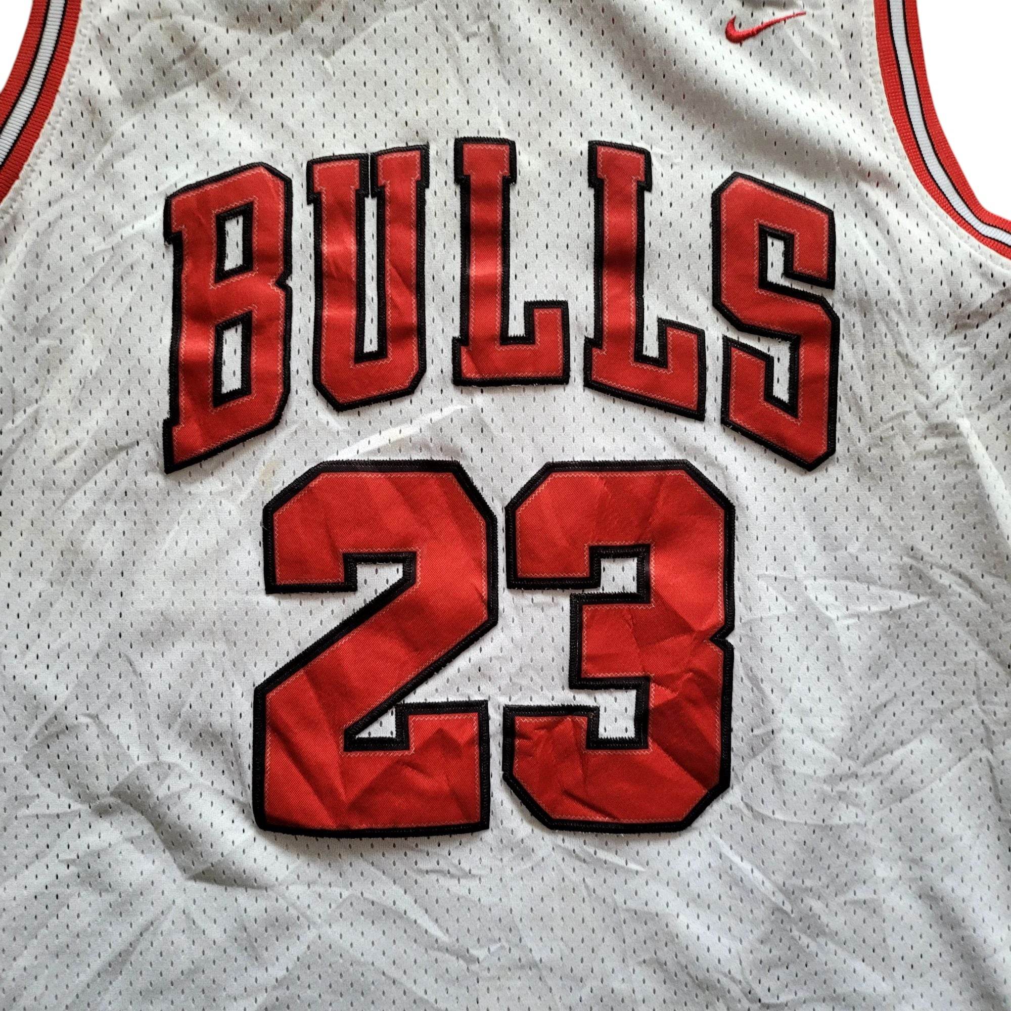 Vintage Nike Michael Jordan Chicago Bulls 23 Jersey - Size S - USASTARFASHION