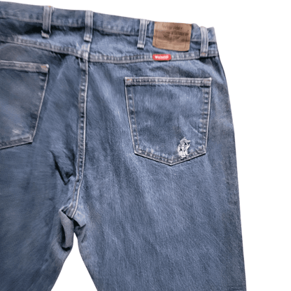 Wrangler Men's Regular Fit Light Blue Pre - Owned Jeans Size 38x32 with Minor Distress - USASTARFASHION